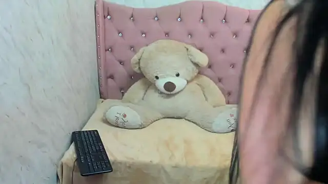 Snapshot of XSmaggiiee chatting on January 2025 05:05:02 AM XSmaggiiee online show from January 2025 05:05:02 AM