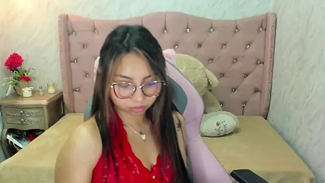 Snapshot of XSmaggiiee chatting on January 2025 05:50:02 AM XSmaggiiee online show from January 2025 05:50:02 AM