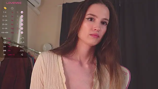 Snapshot of NeonShine chatting on January 2025 09:13:02 AM NeonShine online show from January 2025 09:13:02 AM