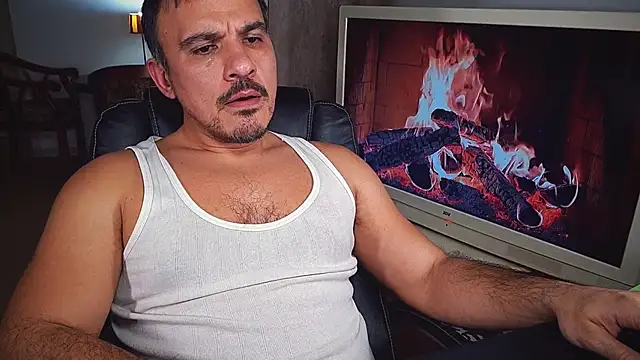 Snapshot of officeman7 chatting on January 2025 06:03:02 PM officeman7 online show from January 2025 06:03:02 PM