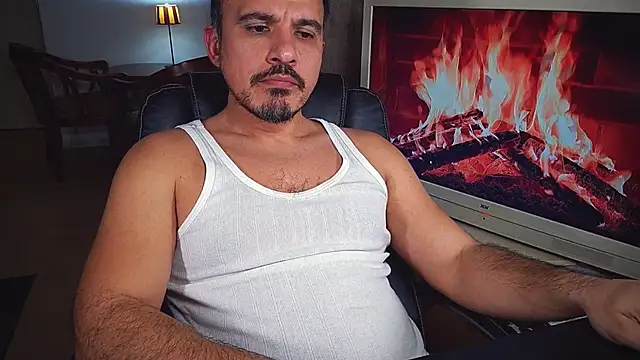 Snapshot of officeman7 chatting on February 2025 05:07:02 PM officeman7 online show from February 2025 05:07:02 PM