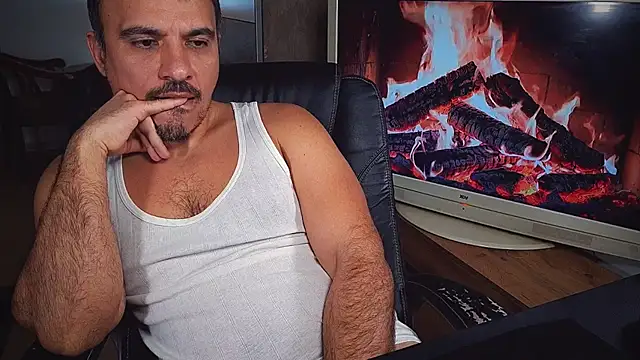 Snapshot of officeman7 chatting on February 2025 08:22:01 PM officeman7 online show from February 2025 08:22:01 PM