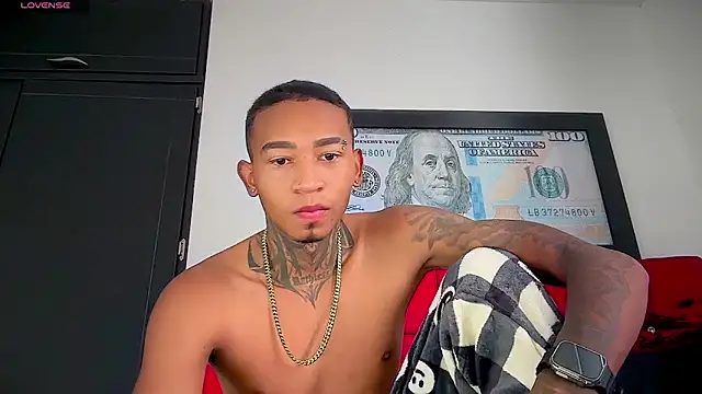 Snapshot of sexy_blacks_ chatting on June 2026 12:21:02 PM sexy blacks online show from June 2026 12:21:02 PM