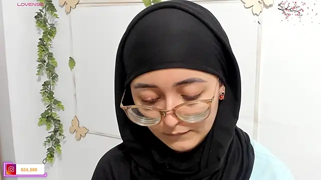 Snapshot of aysel_elid chatting on April 2026 10:10:02 PM aysel elid online show from April 2026 10:10:02 PM