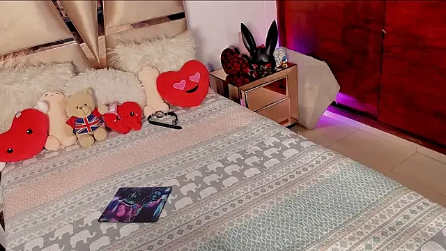 Snapshot of Nikole66_ chatting on February 2025 02:01:02 AM Nikole66 online show from February 2025 02:01:02 AM