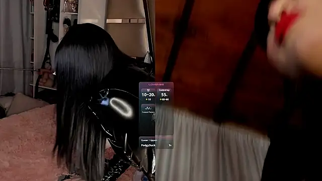 Snapshot of Nikole66_ chatting on March 2025 04:06:02 AM Nikole66 online show from March 2025 04:06:02 AM