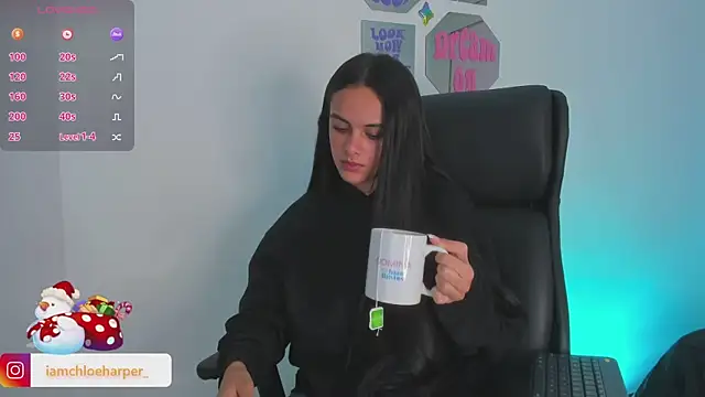 ChloeHarper  online show from December 2024 01:38:02 PM