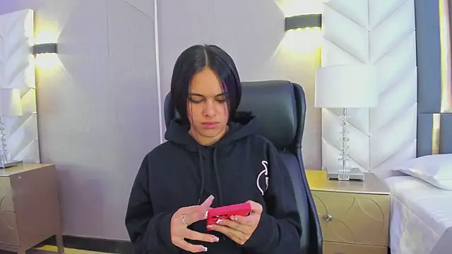 ChloeHarper  online show from January 2026 11:36:01 AM