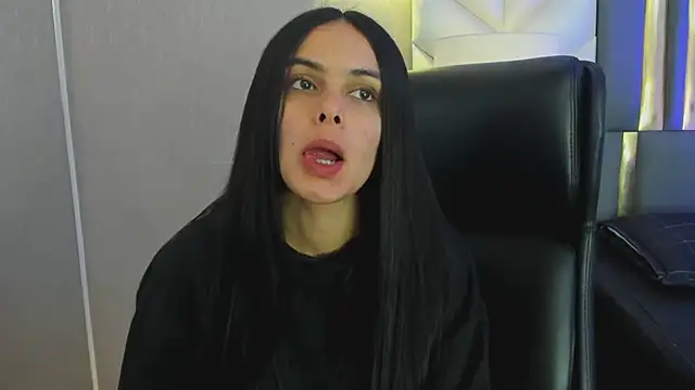 ChloeHarper  online show from April 2026 11:41:01 AM