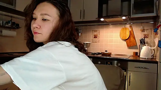 Snapshot of Kelly_Yon chatting on December 2024 08:47:01 PM Kelly Yon online show from December 2024 08:47:01 PM