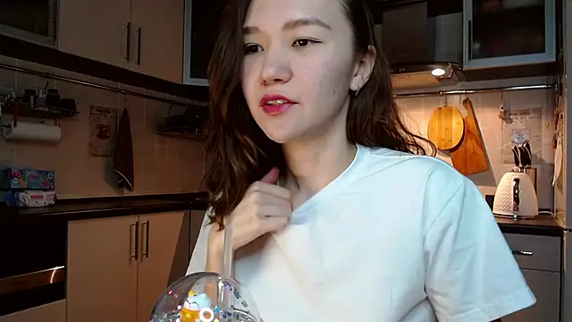 Snapshot of Kelly_Yon chatting on March 2025 09:37:01 PM Kelly Yon online show from March 2025 09:37:01 PM