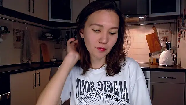 Snapshot of Kelly_Yon chatting on September 2025 09:38:01 PM Kelly Yon online show from September 2025 09:38:01 PM