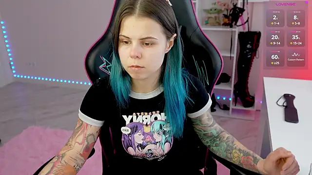 Snapshot of Latex_Kitty chatting on February 2026 12:43:02 PM Latex Kitty online show from February 2026 12:43:02 PM