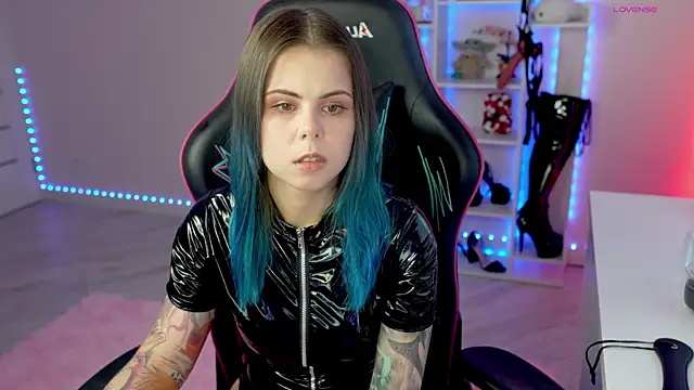 Snapshot of Latex_Kitty chatting on March 2026 04:18:01 PM Latex Kitty online show from March 2026 04:18:01 PM