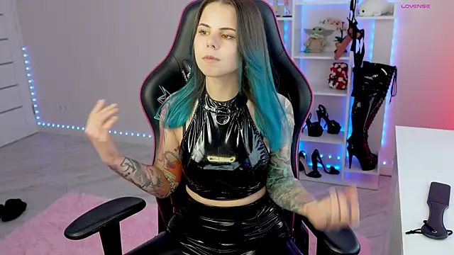 Snapshot of Latex_Kitty chatting on April 2026 02:26:01 PM Latex Kitty online show from April 2026 02:26:01 PM