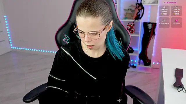 Latex Kitty online show from June 2026 03:14:02 PM