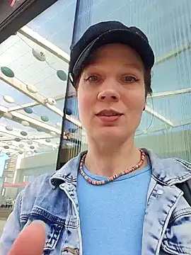 Exhibitionsplit online show from February 2025 02:57:01 PM