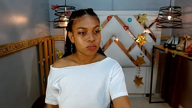 Naomi Tylers online show from September 2025 11:37:01 PM