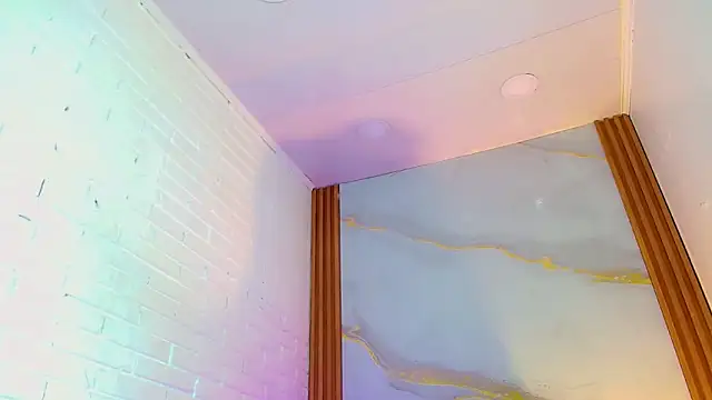 Snapshot of CoralineSweett chatting on October 2025 03:39:02 AM CoralineSweett online show from October 2025 03:39:02 AM