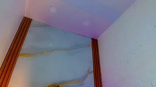 Snapshot of CoralineSweett chatting on October 2025 06:36:01 PM CoralineSweett online show from October 2025 06:36:01 PM