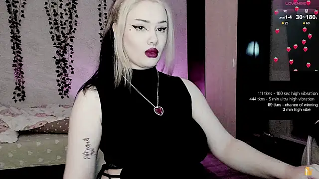 Snapshot of strawberry_elfcat chatting on April 2026 02:34:01 AM strawberry elfcat online show from April 2026 02:34:01 AM