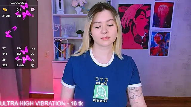 Snapshot of cutie_mili chatting on February 2025 02:56:02 AM cutie mili online show from February 2025 02:56:02 AM