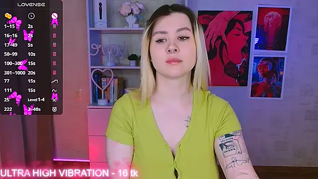 Snapshot of cutie_mili chatting on February 2025 10:37:01 PM cutie mili online show from February 2025 10:37:01 PM