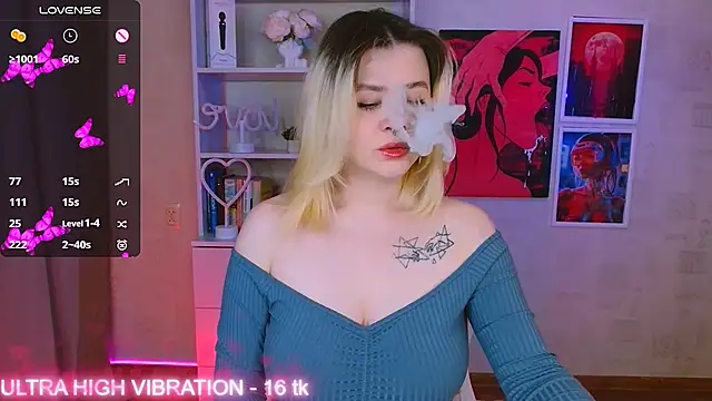 Snapshot of cutie_mili chatting on February 2025 10:58:01 PM cutie mili online show from February 2025 10:58:01 PM