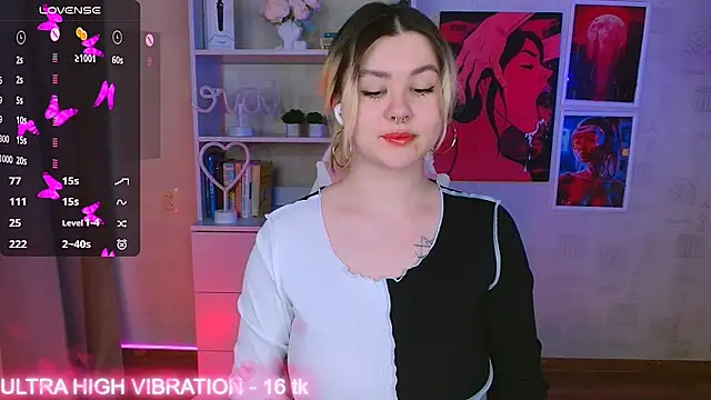 Snapshot of cutie_mili chatting on February 2025 09:48:01 AM cutie mili online show from February 2025 09:48:01 AM