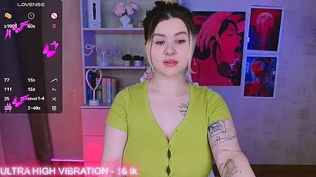 Snapshot of cutie_mili chatting on February 2025 03:01:02 AM cutie mili online show from February 2025 03:01:02 AM