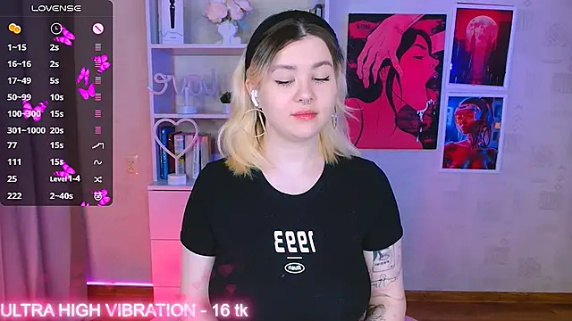 Snapshot of cutie_mili chatting on February 2025 03:23:01 AM cutie mili online show from February 2025 03:23:01 AM