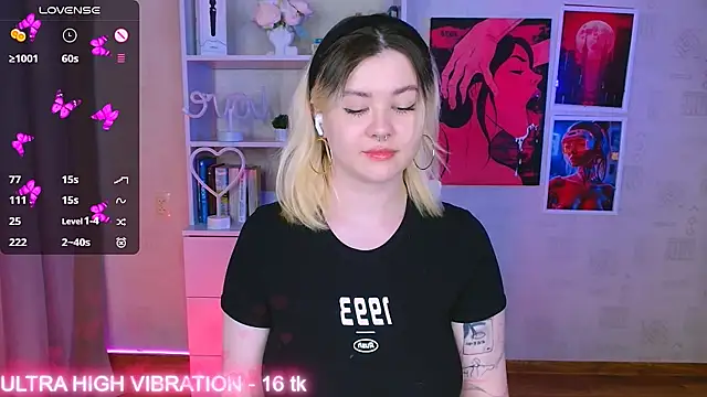 Snapshot of cutie_mili chatting on February 2025 07:11:02 AM cutie mili online show from February 2025 07:11:02 AM