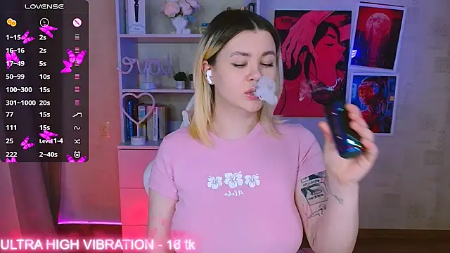 Snapshot of cutie_mili chatting on February 2025 10:47:02 AM cutie mili online show from February 2025 10:47:02 AM