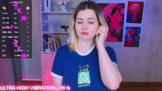 Snapshot of cutie_mili chatting on February 2025 08:09:02 AM cutie mili online show from February 2025 08:09:02 AM