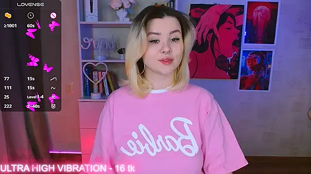 Snapshot of cutie_mili chatting on March 2025 07:27:02 AM cutie mili online show from March 2025 07:27:02 AM