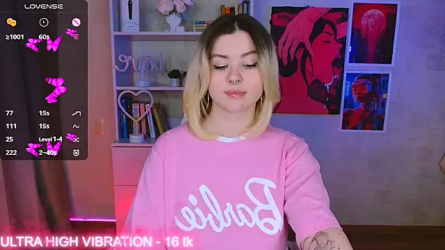 Snapshot of cutie_mili chatting on March 2025 10:33:02 AM cutie mili online show from March 2025 10:33:02 AM