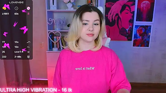 Snapshot of cutie_mili chatting on March 2025 06:46:01 AM cutie mili online show from March 2025 06:46:01 AM