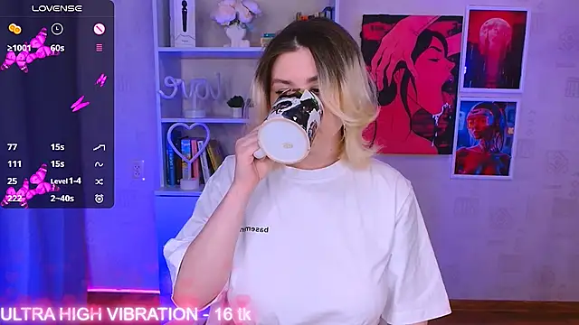 Snapshot of cutie_mili chatting on March 2025 06:58:02 AM cutie mili online show from March 2025 06:58:02 AM