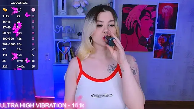 Snapshot of cutie_mili chatting on March 2025 10:05:01 AM cutie mili online show from March 2025 10:05:01 AM