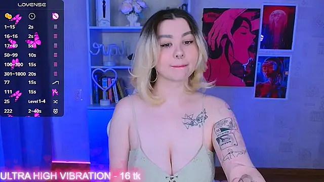 Snapshot of cutie_mili chatting on March 2025 11:10:02 AM cutie mili online show from March 2025 11:10:02 AM