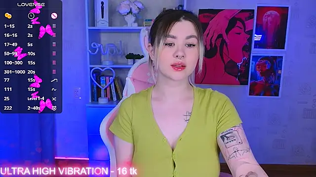 Snapshot of cutie_mili chatting on March 2025 11:30:02 AM cutie mili online show from March 2025 11:30:02 AM