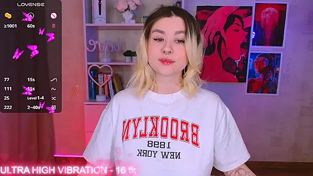 Snapshot of cutie_mili chatting on March 2025 09:45:02 AM cutie mili online show from March 2025 09:45:02 AM