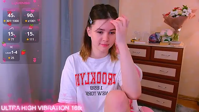 Snapshot of cutie_mili chatting on October 2025 06:34:02 AM cutie mili online show from October 2025 06:34:02 AM