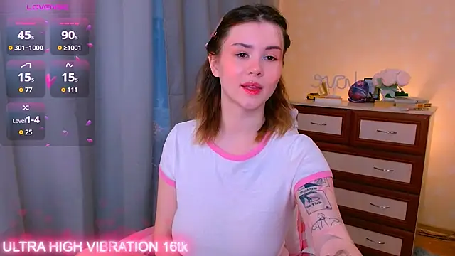 Snapshot of cutie_mili chatting on October 2025 09:21:02 AM cutie mili online show from October 2025 09:21:02 AM