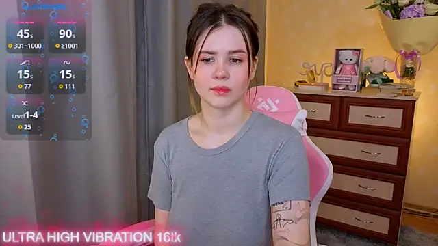 Snapshot of cutie_mili chatting on October 2025 08:15:02 AM cutie mili online show from October 2025 08:15:02 AM