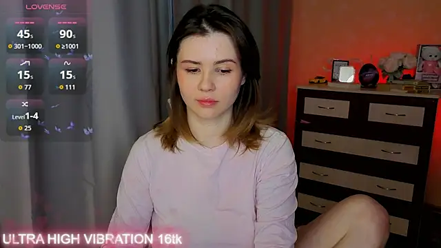 Snapshot of cutie_mili chatting on December 2025 06:41:01 AM cutie mili online show from December 2025 06:41:01 AM