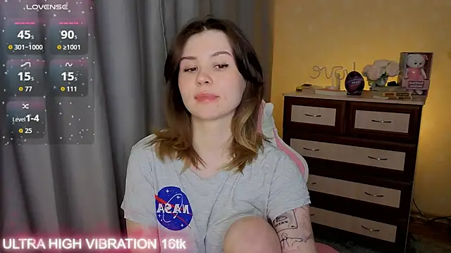 Snapshot of cutie_mili chatting on December 2025 09:59:01 AM cutie mili online show from December 2025 09:59:01 AM