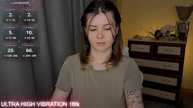 Snapshot of cutie_mili chatting on March 2026 04:45:02 PM cutie mili online show from March 2026 04:45:02 PM