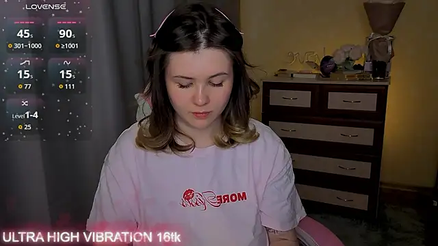 Snapshot of cutie_mili chatting on March 2026 09:03:02 AM cutie mili online show from March 2026 09:03:02 AM