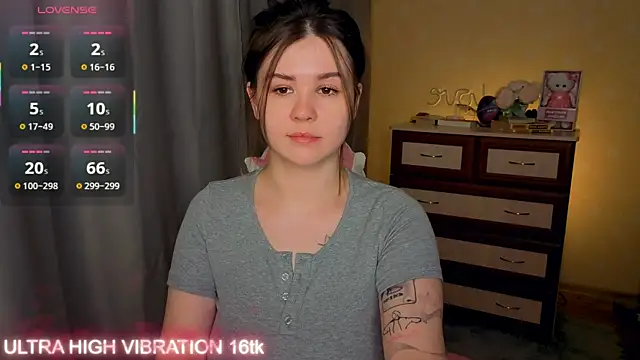 Snapshot of cutie_mili chatting on April 2026 03:09:01 PM cutie mili online show from April 2026 03:09:01 PM